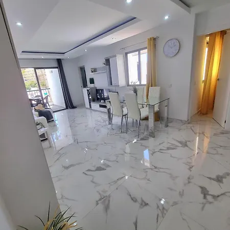 Playa Torviscas 2-bed, 2-bath With Pools & Jacuzzi Apartamento Costa Adeje (Tenerife)