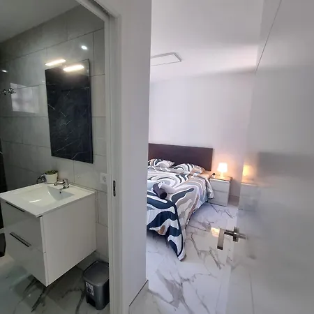 Playa Torviscas 2-bed, 2-bath With Pools & Jacuzzi *