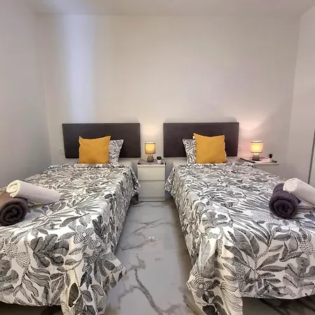 Apartamento Playa Torviscas 2-bed, 2-bath With Pools & Jacuzzi *