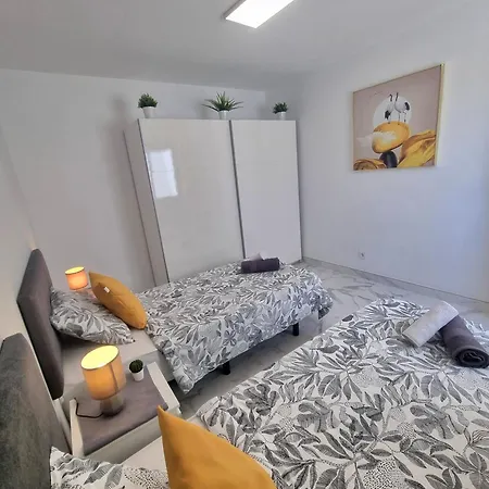 Apartamento Playa Torviscas 2-bed, 2-bath With Pools & Jacuzzi *