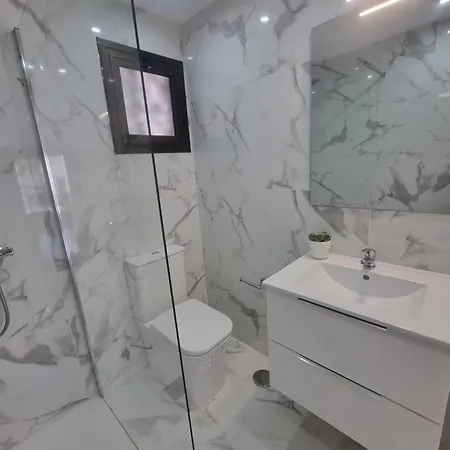 Playa Torviscas 2-bed, 2-bath With Pools & Jacuzzi Costa Adeje (Tenerife)