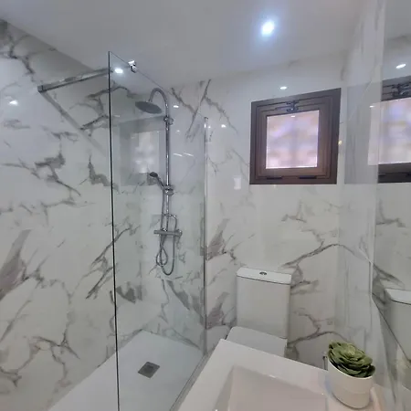 Playa Torviscas 2-bed, 2-bath With Pools & Jacuzzi Apartamento *